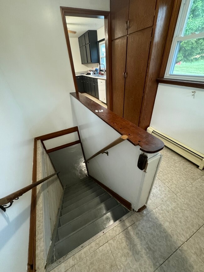 Building Photo - 707 Jackson St