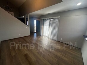 Building Photo - 1741 Ridgehaven Ct