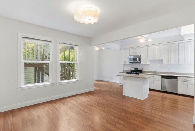 Building Photo - Lovely 2 Bed, 1 Bath Haight Ashbury Flat