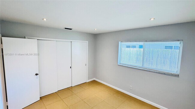 Building Photo - 1454 Holly Heights Dr