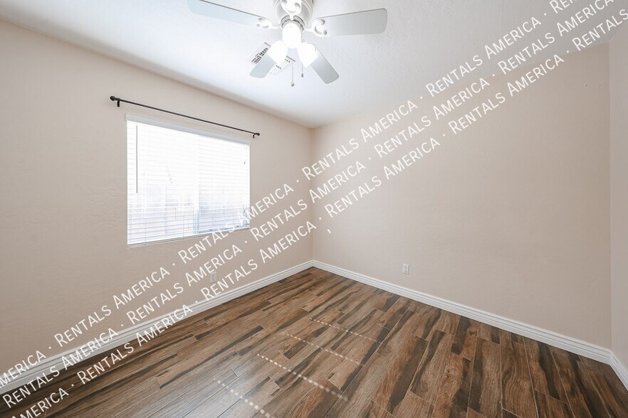Building Photo - 15428 W Mauna Loa Ln