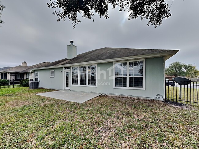 Building Photo - 2711 Salina Ct