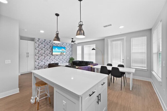 Building Photo - 11830 Buckfield Cir
