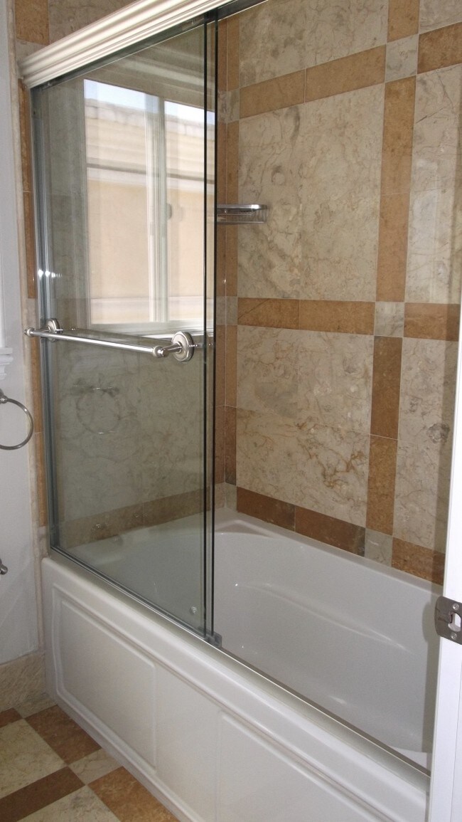 Building Photo - 1842 10th St