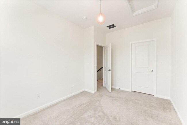 Building Photo - 41715 McMonagle Square