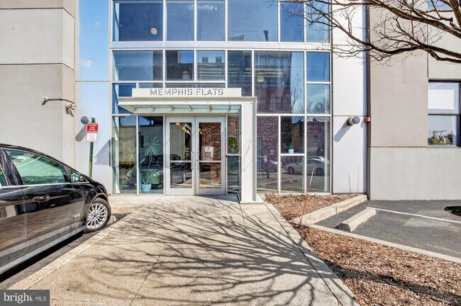 Building Photo - 1714 Memphis St