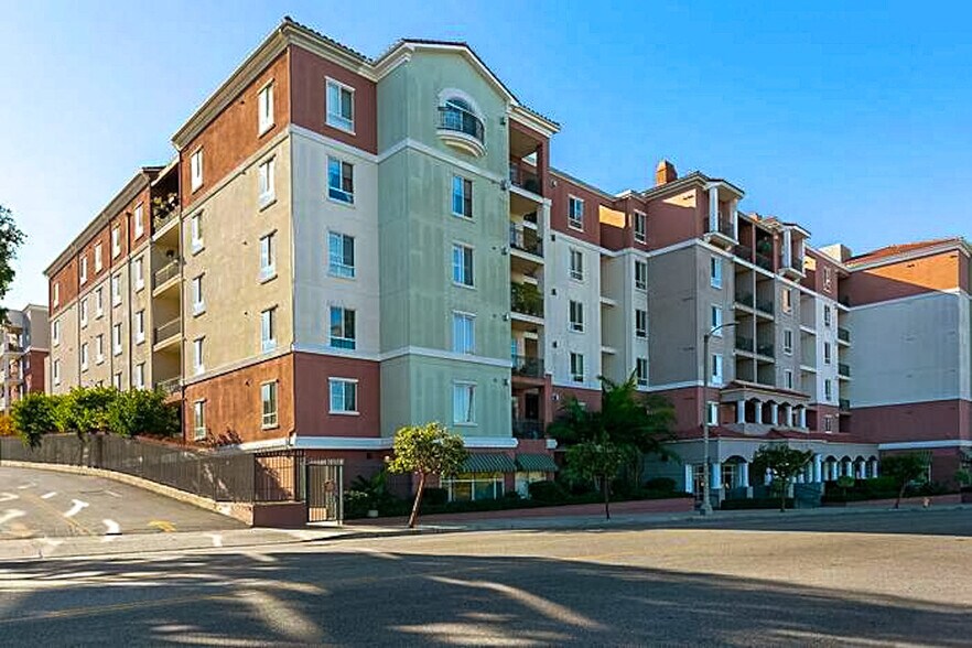 Building Photo - 3750 Santa Rosalia Dr