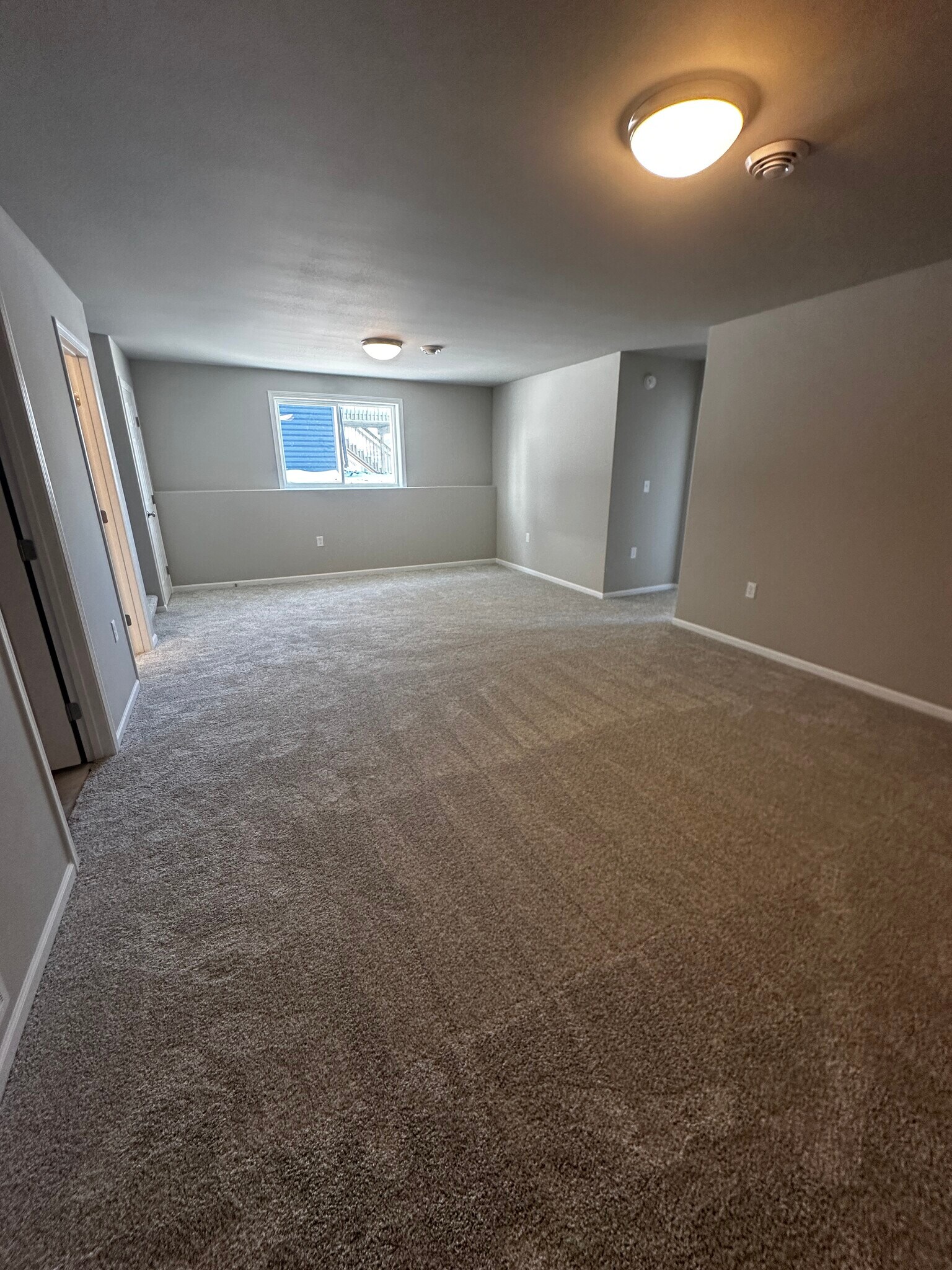 Building Photo - 6710 Meadow View Dr S