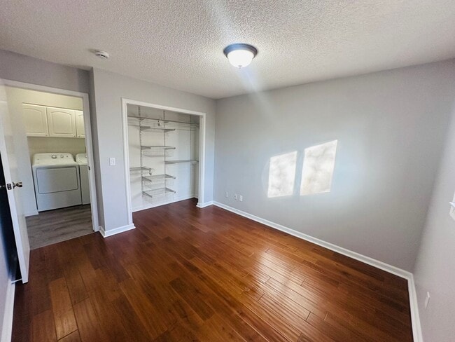 Building Photo - Charming Three Bedroom in Old Northwest Reno - Sewer & Trash Included! Available NOW!