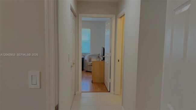 Building Photo - 165 Cypress Trce
