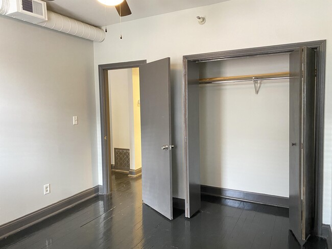 Building Photo - 153 N Limestone