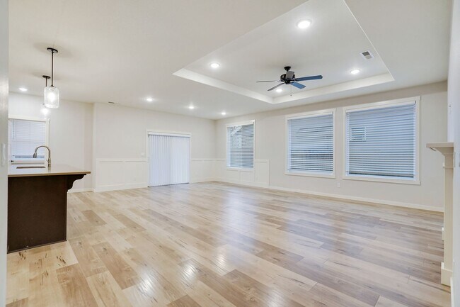 Building Photo - Polished single-level 3 bed, 2 bath home in NE Salem!