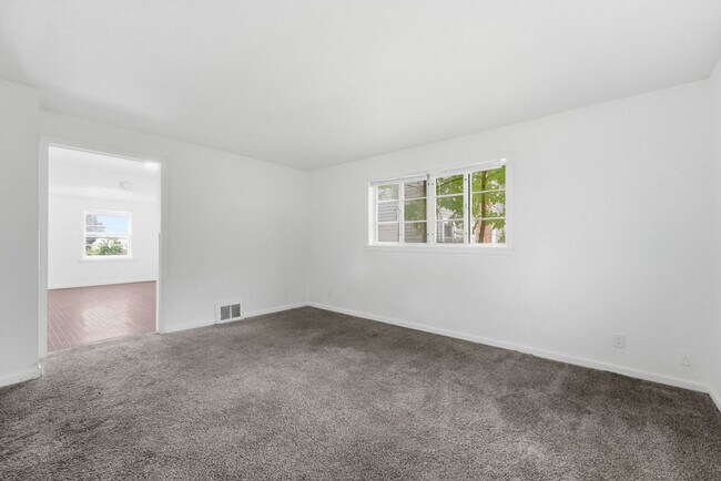 Building Photo - 4029 Weisser Park Ave