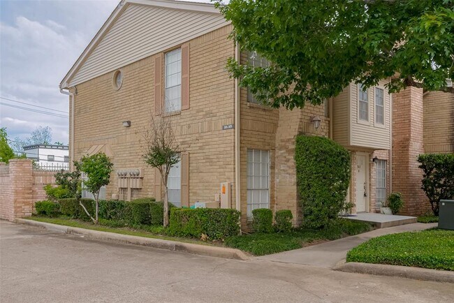 Building Photo - 3100 Jeanetta St