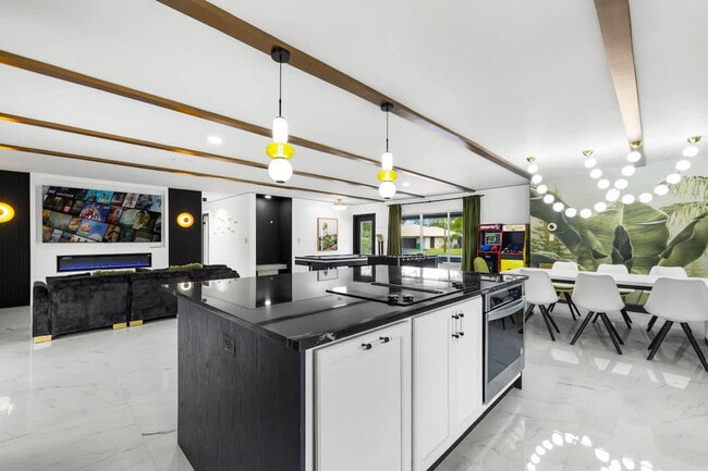 Building Photo - 10366 NW 15th St