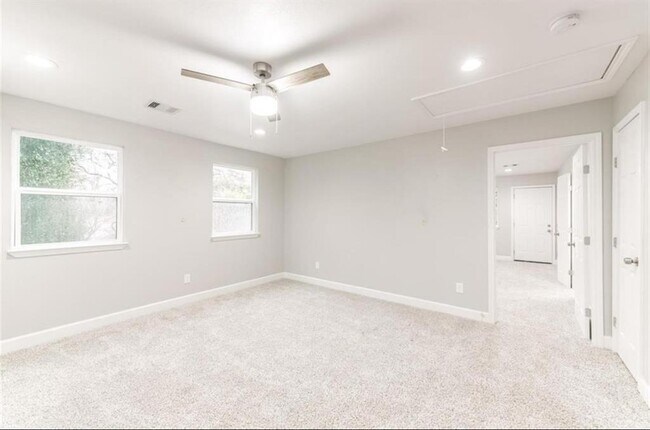 Building Photo - 5763 Easthampton Dr