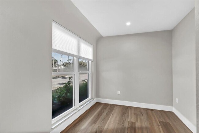 Building Photo - Fully Remodeled Snell Isle Luxury Home - Available for Rent or Purchase!
