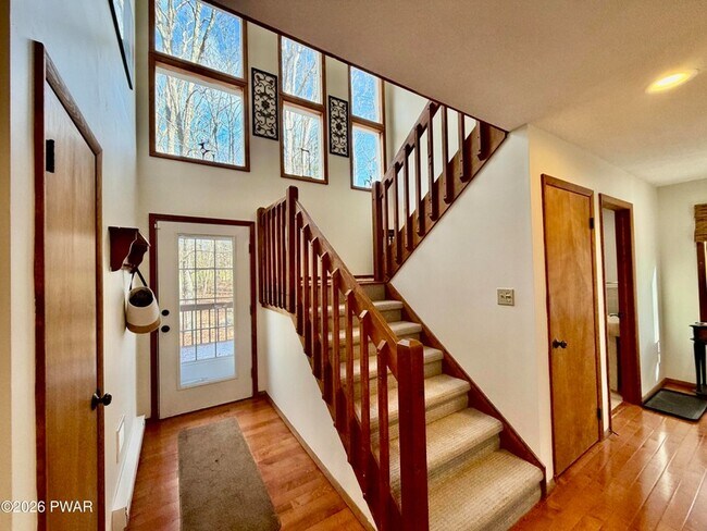 Building Photo - 811 Paddock Ct