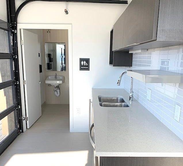 Bath & Kitchenette off roof-top patio - 401 Linden St