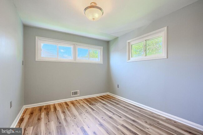 Building Photo - 5506 Adleigh Ave