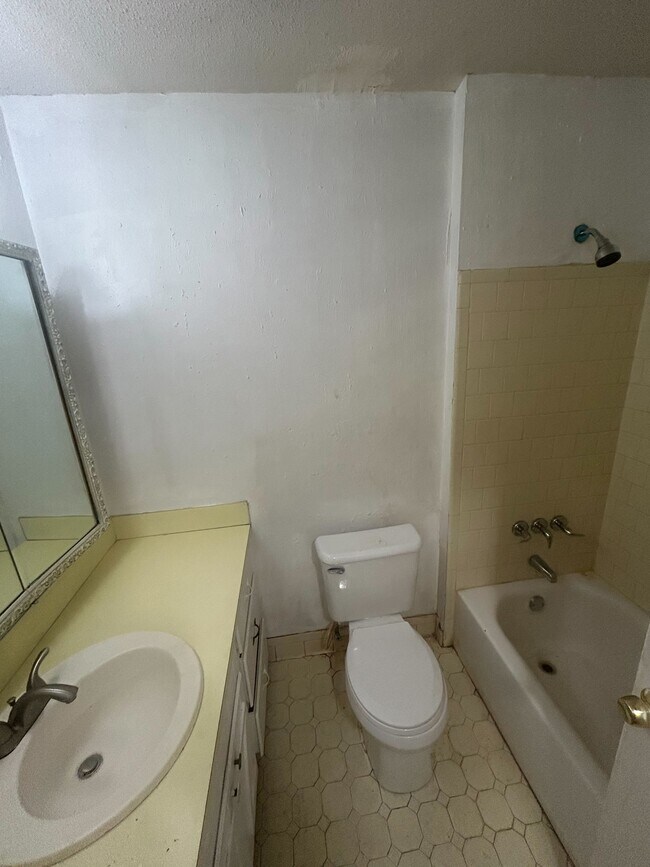 Building Photo - 5328 Ira Ln