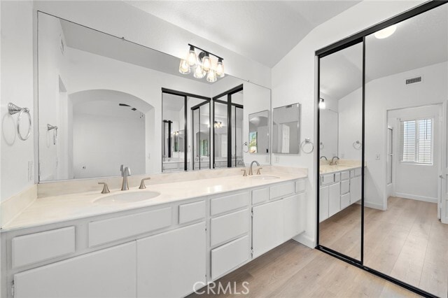 Building Photo - 15 Romero