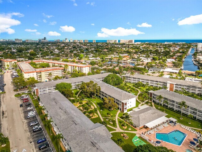 Building Photo - 5208 NE 24th Terrace