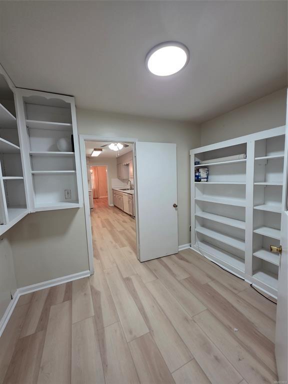 Building Photo - 4254 Lawnwood Dr