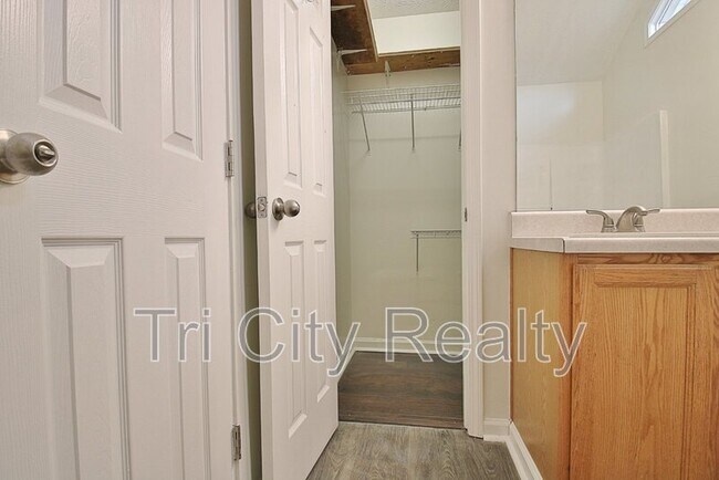 Building Photo - 350 Cobbler Dr