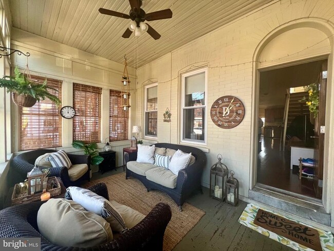 Building Photo - 1908 N Lincoln St