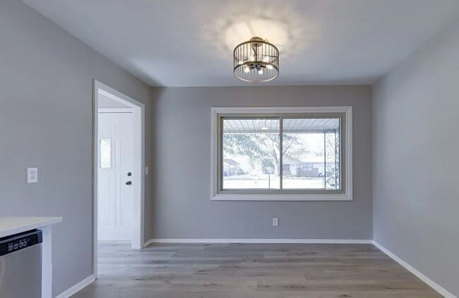 Building Photo - Adorable 4 Bedroom in Haysville!