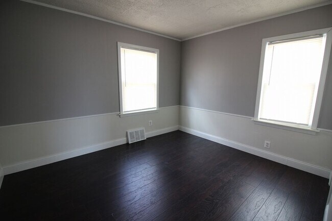 Building Photo - Taylor Home for Rent