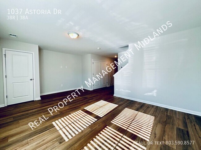 Building Photo - 1037 Astoria Dr