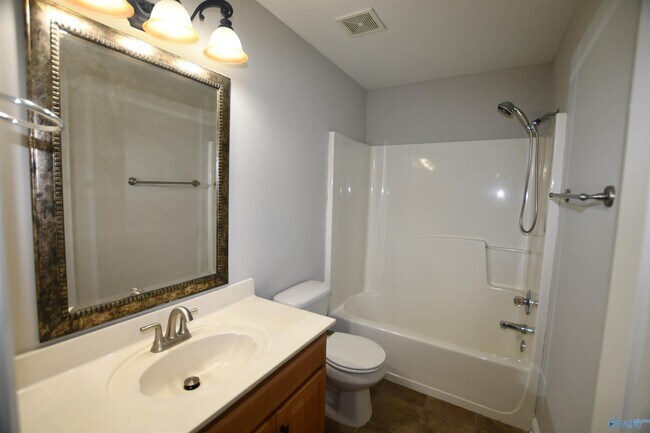 Building Photo - 486 SW Sussex Dr