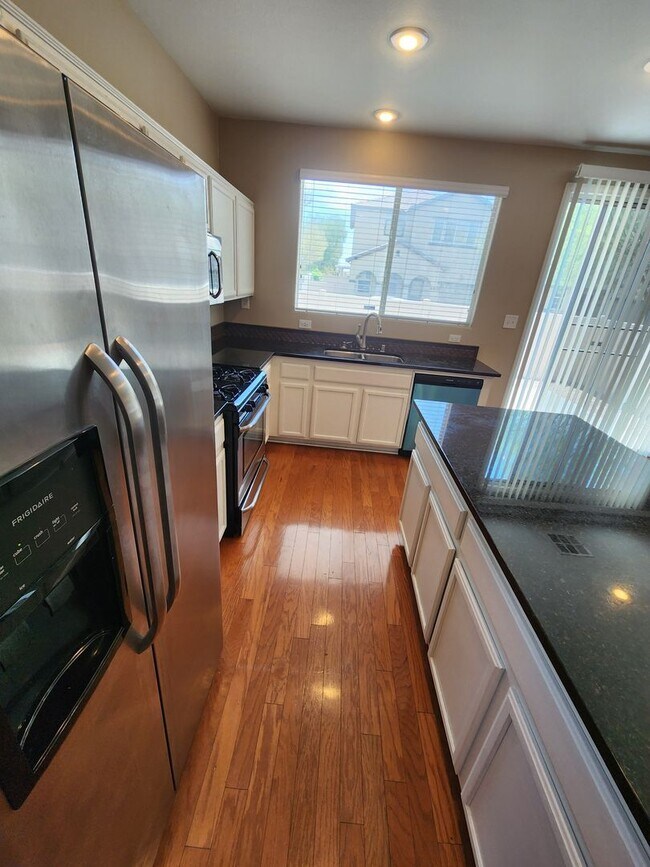 Building Photo - A Beautiful 3 Bedroom 2 story home in SW. ...