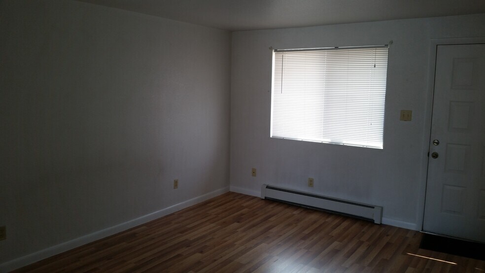 Building Photo - 111 Division Blvd