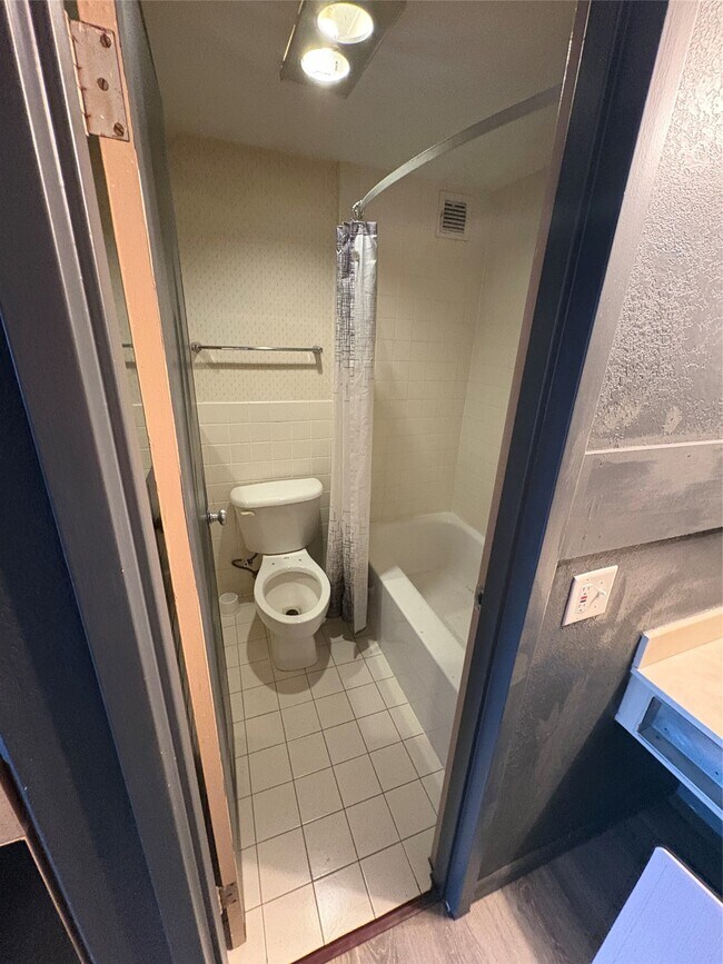 Building Photo - 65 Front St