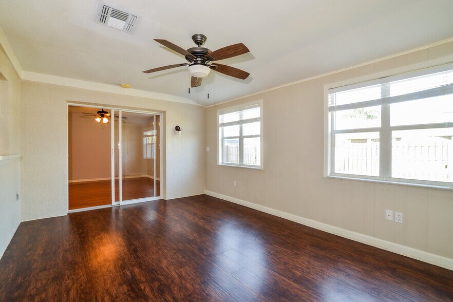 Building Photo - 4803 Jeanette Ct