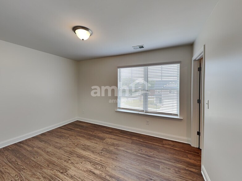 Building Photo - 8138 Willowbank Way