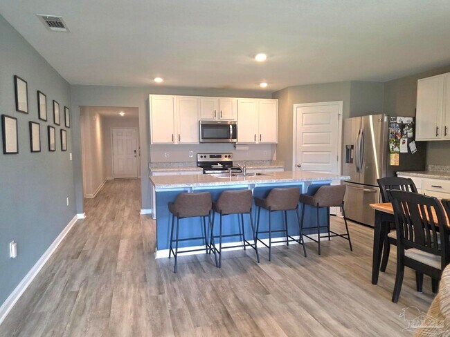 Building Photo - 4375 White Cedar Ct
