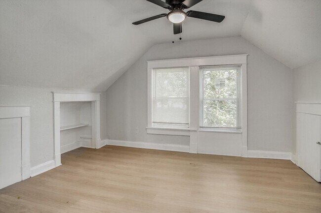 Building Photo - Move fast on this one. Apply within 24 hours of your showing and lock in $250 off your monthly re...