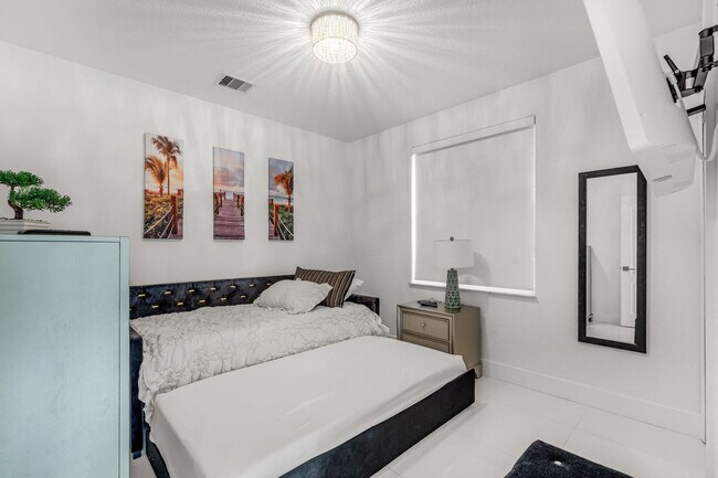 Building Photo - 1205 SW 146th Ct