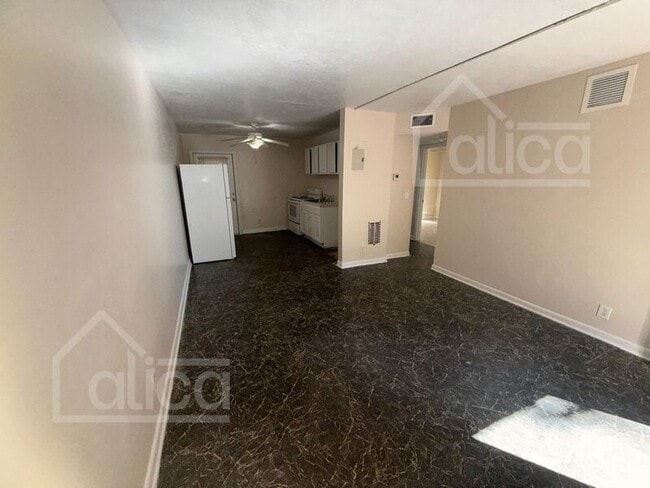 Building Photo - 625 8th St