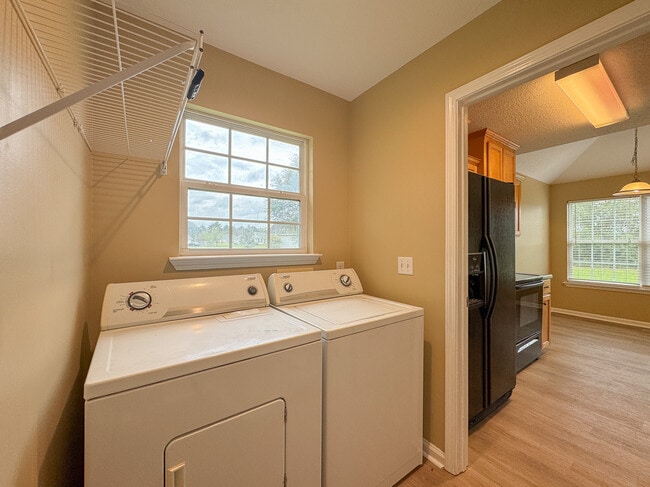 Building Photo - 304 Brina Rd