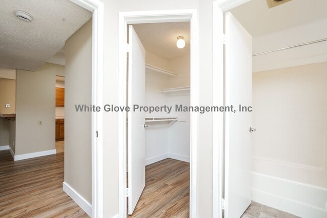 Building Photo - 1 Bedroom with Resort-Style Living at Le Parc | Open Floor Plan, Private Patio & Pools