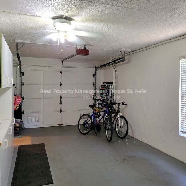 Building Photo - 12310 Capri Cir N