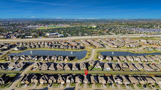 Building Photo - 24654 Greenwood Bay Dr