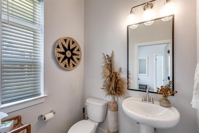 Building Photo - 5808 Rangeland Rd