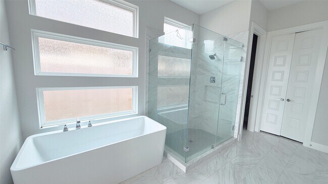 Building Photo - 5918 Emerald Ranch Ln