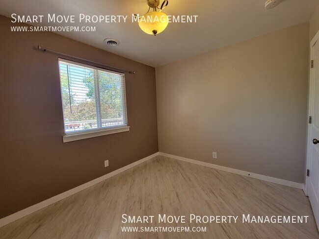 Building Photo - 2705 E Mendota Dr